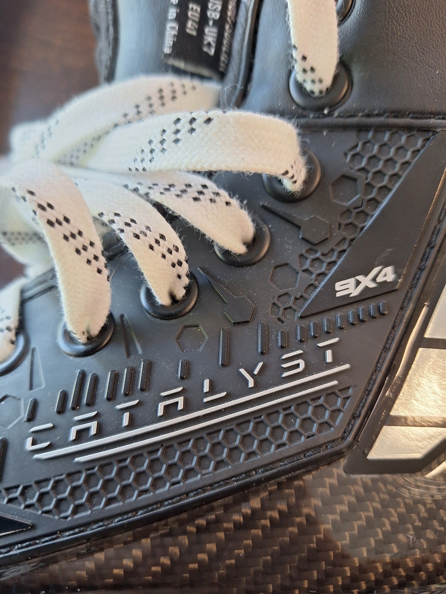 True Catalyst 9X4 luistimien koko 6.5 eli 41. Luistimilla 1 kerran luisteltu.