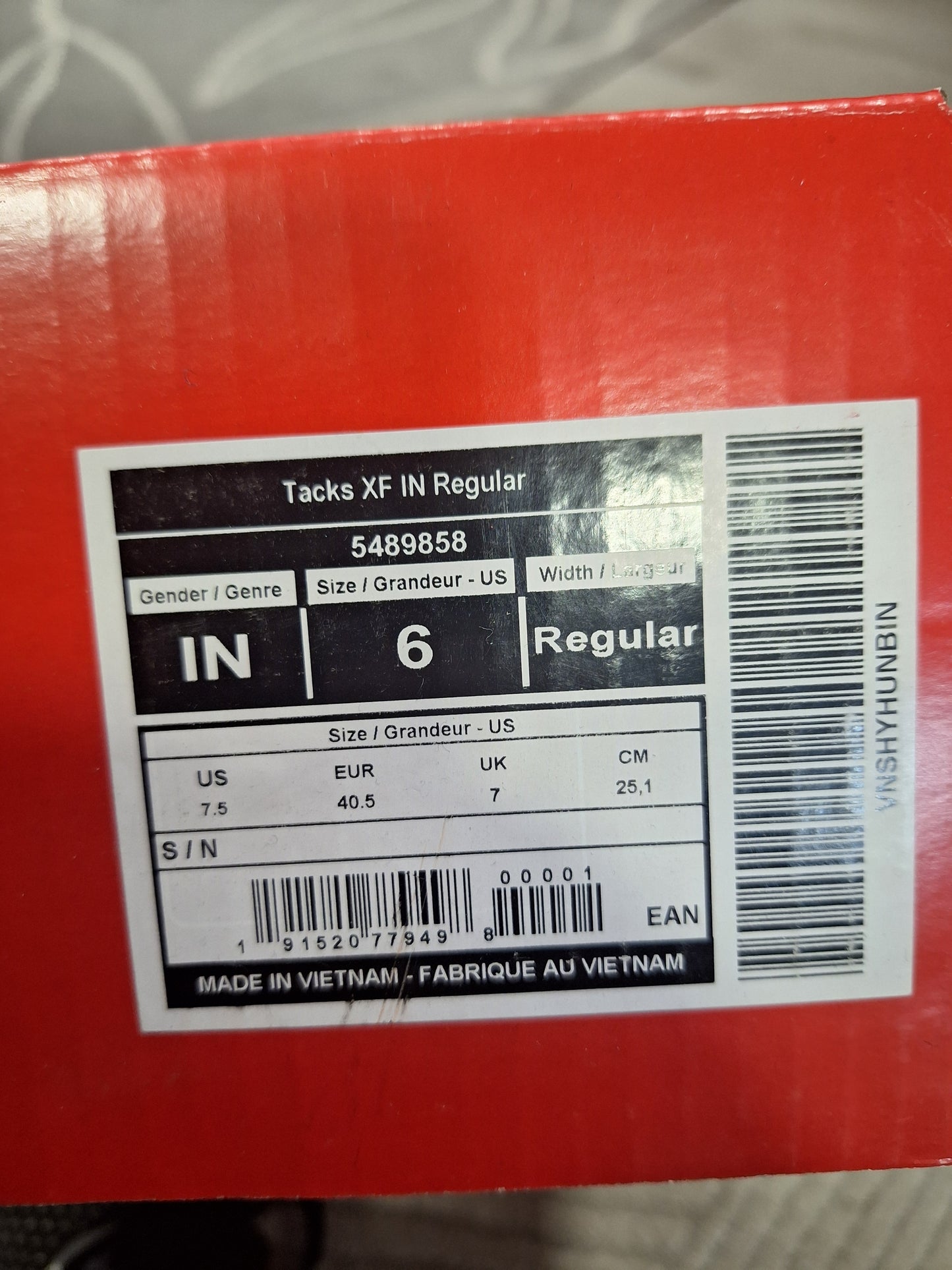 CCM XF Int koko 6 = 40,5 lesti Regular SUOMEN HALVIN