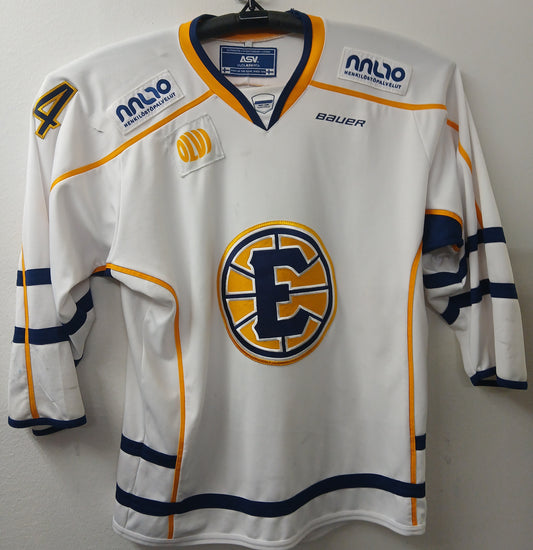 Espoo United mestispaita. "Saari"