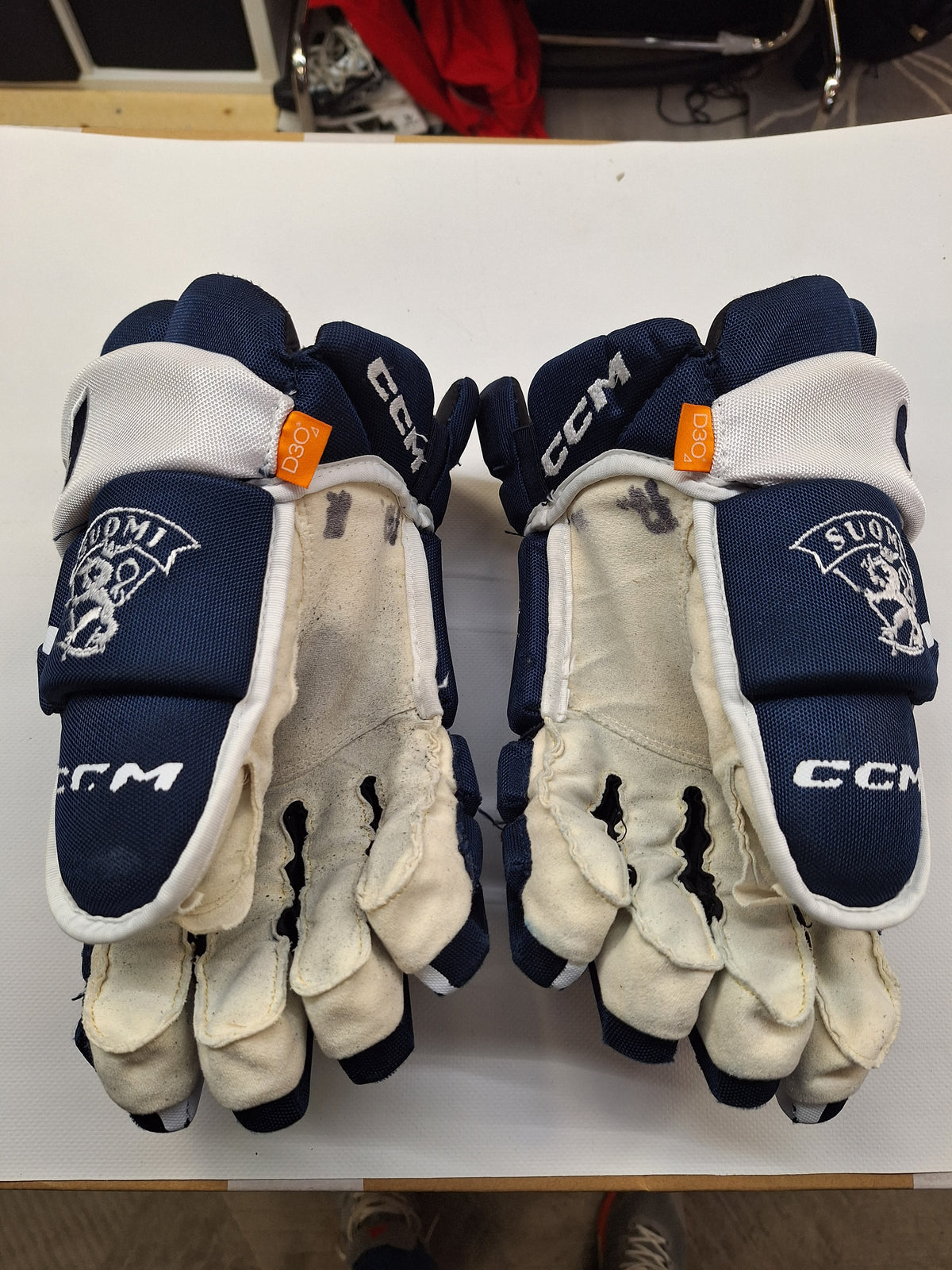 CCM pro pelihanskat koko 14" käytetyt kunto ok