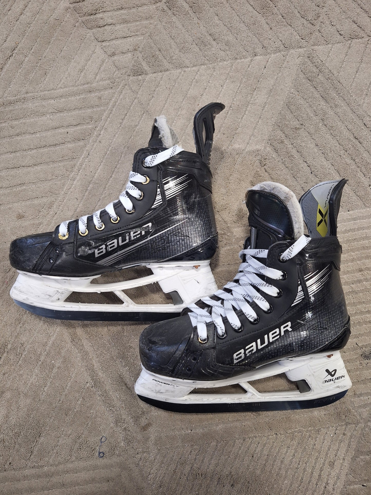 Bauer hyperlite koko 5 = 38.5
