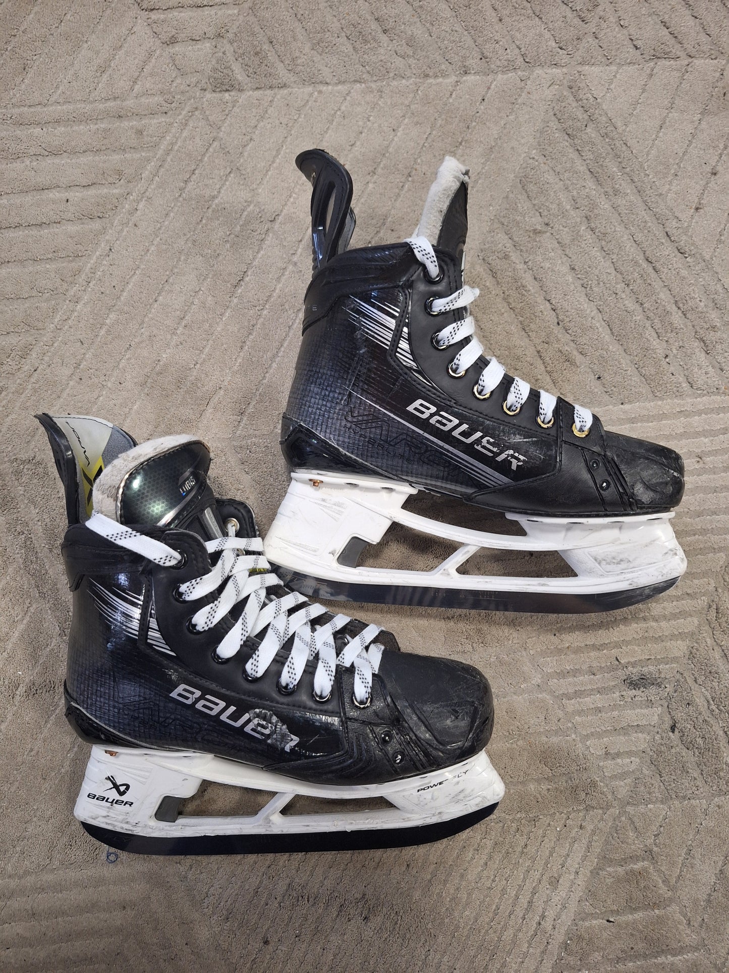Bauer hyperlite koko 5 = 38.5