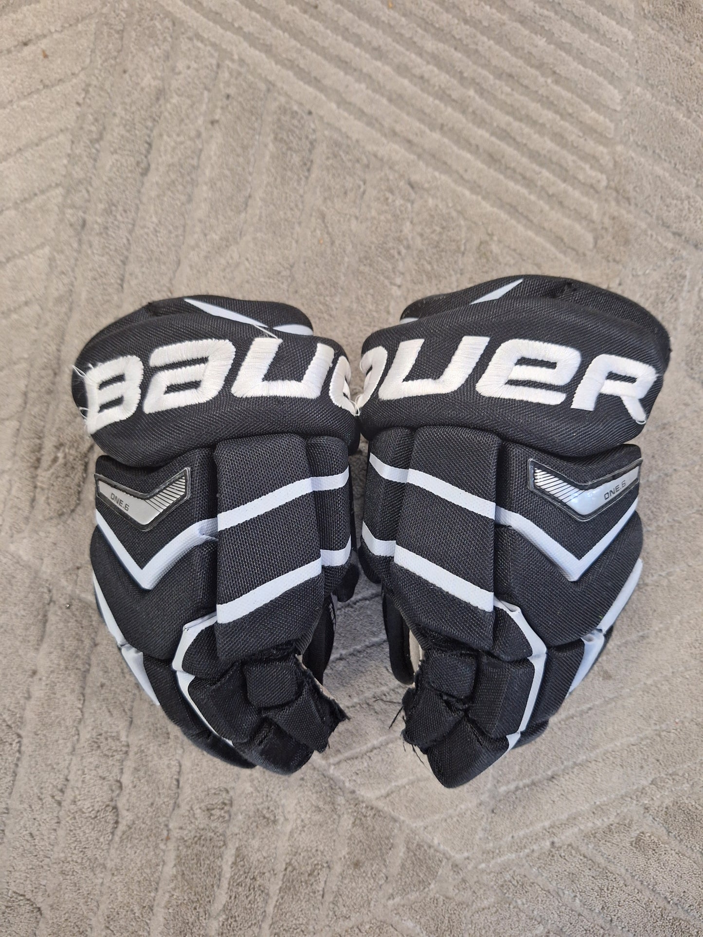 Bauer one 6 koko 10 käytetyt kunto ok