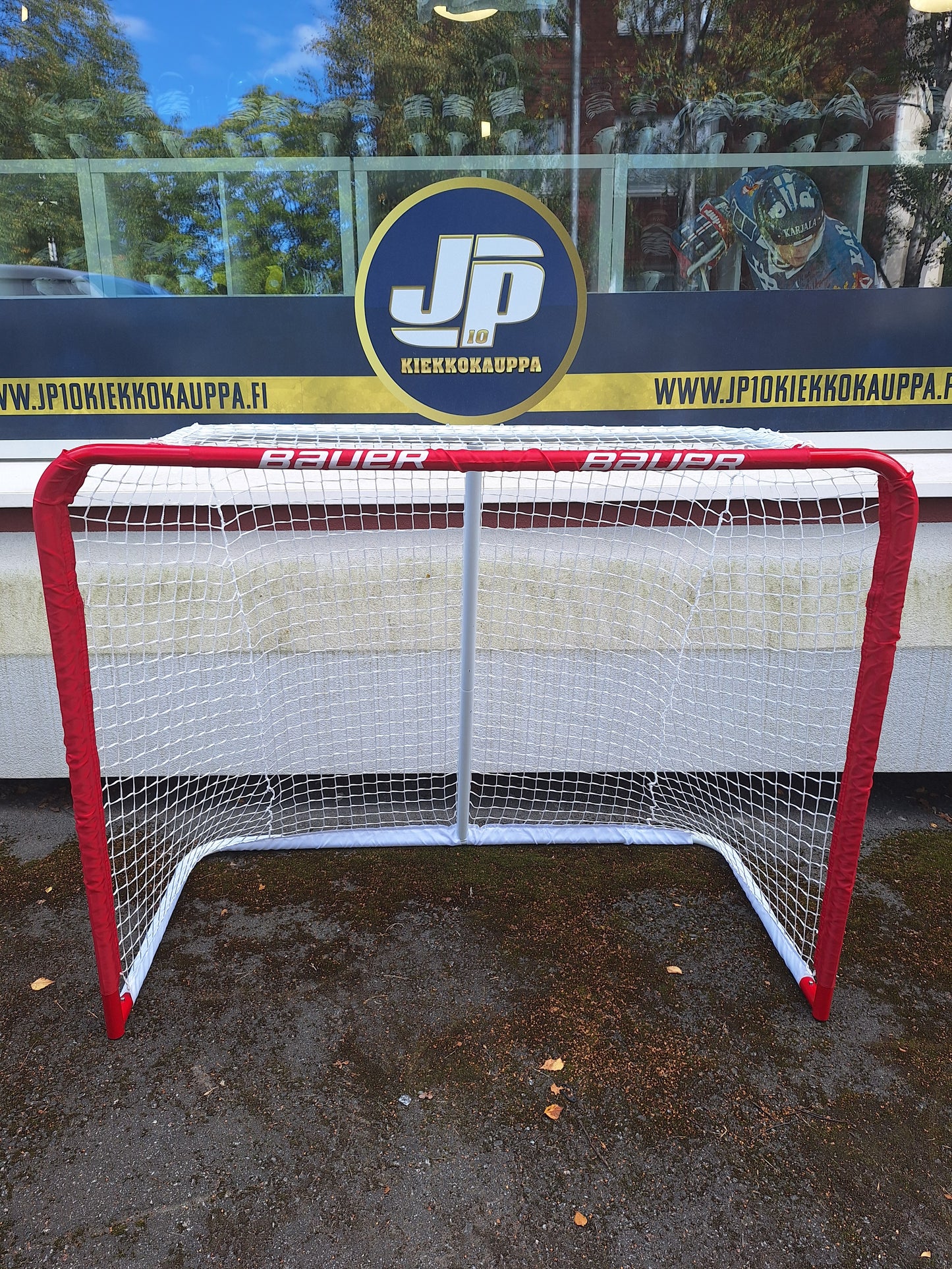 Bauer maali mitat 137cm x 112cm x 61cm ( lapsille )