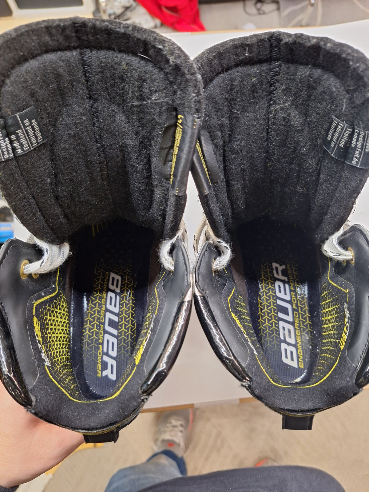 Bauer maalivahdinluistin ultra sonic lesti D koko 8=43 UUSI