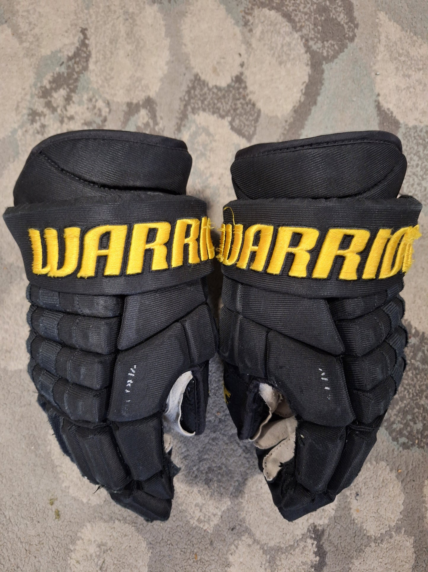 Warrior pelihanska käytetty kunto ok koko 14