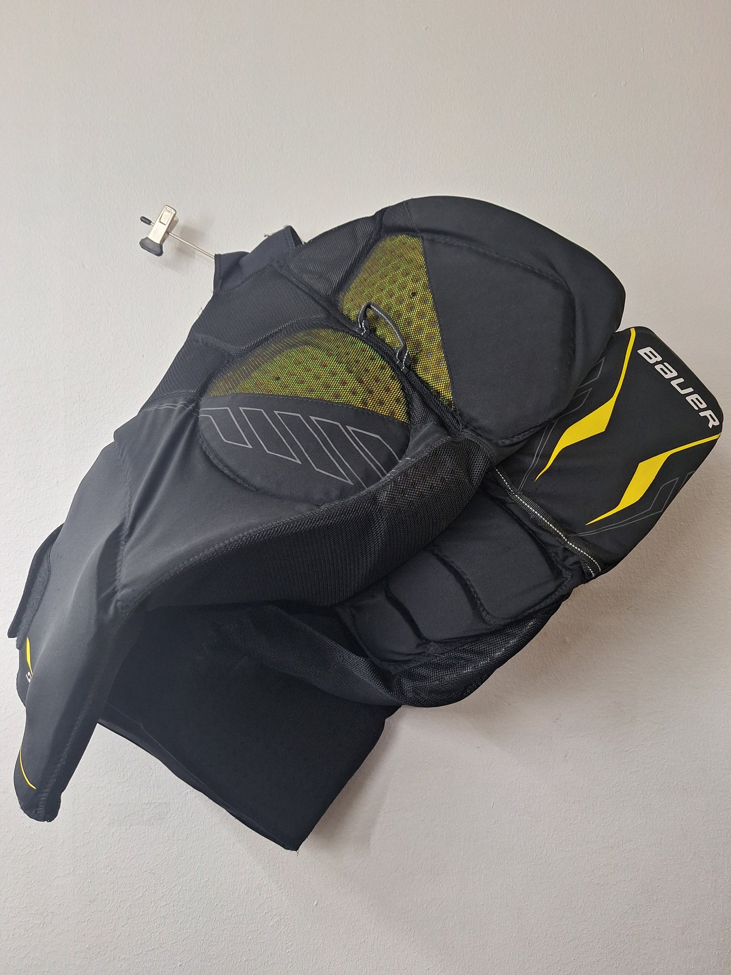 Bauer supreme totalone NXG koko XL ( 1 kerran käytetty )