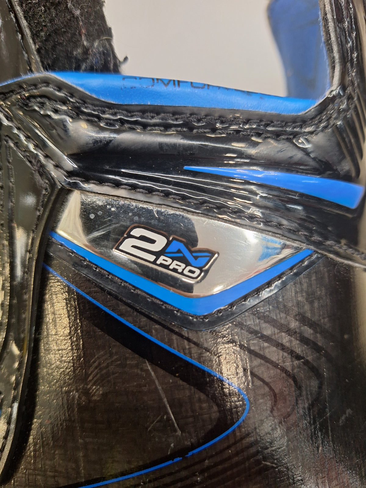 Bauer 2N Pro koko 7 1/2 =42.5 käytetyt ( uudenveroiset terät )