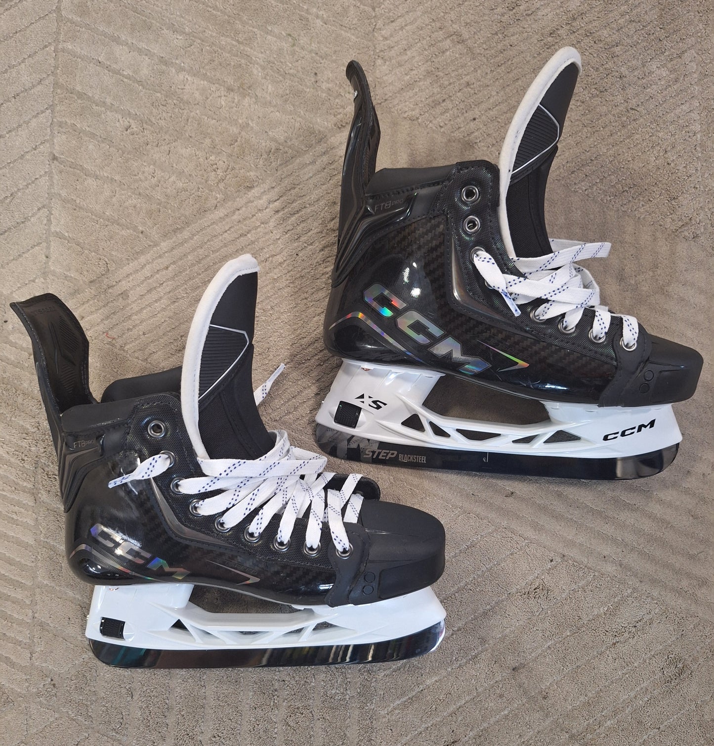 CCM FT8 Pro made in Canada koko 6 puoli = 41