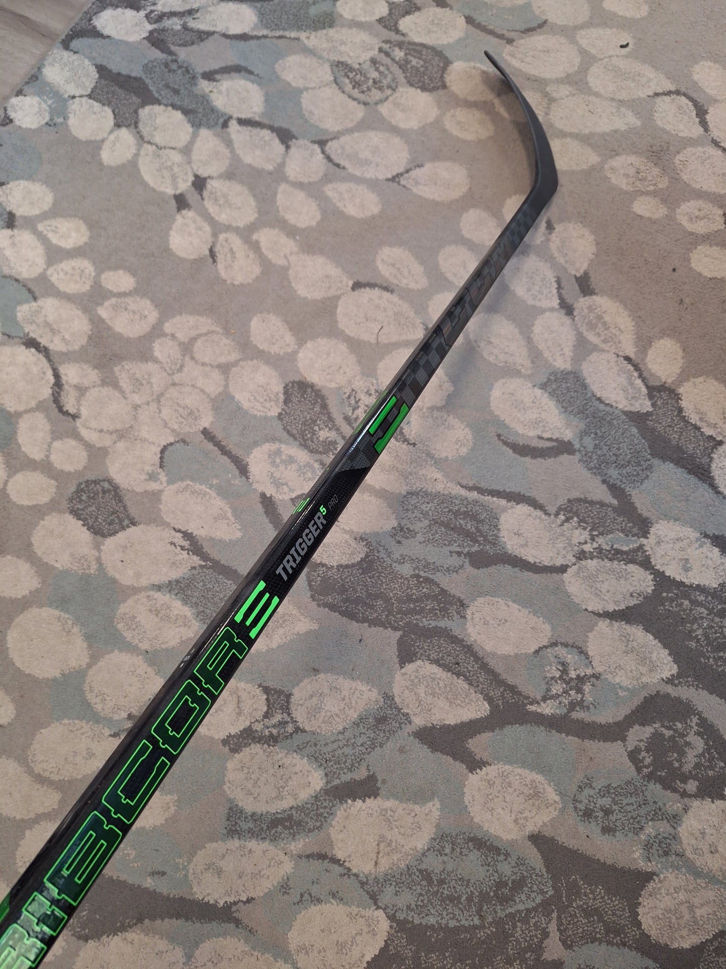 CCM Trigger5 Pro right 120flex normi lapa ( löytyy 4kpl )