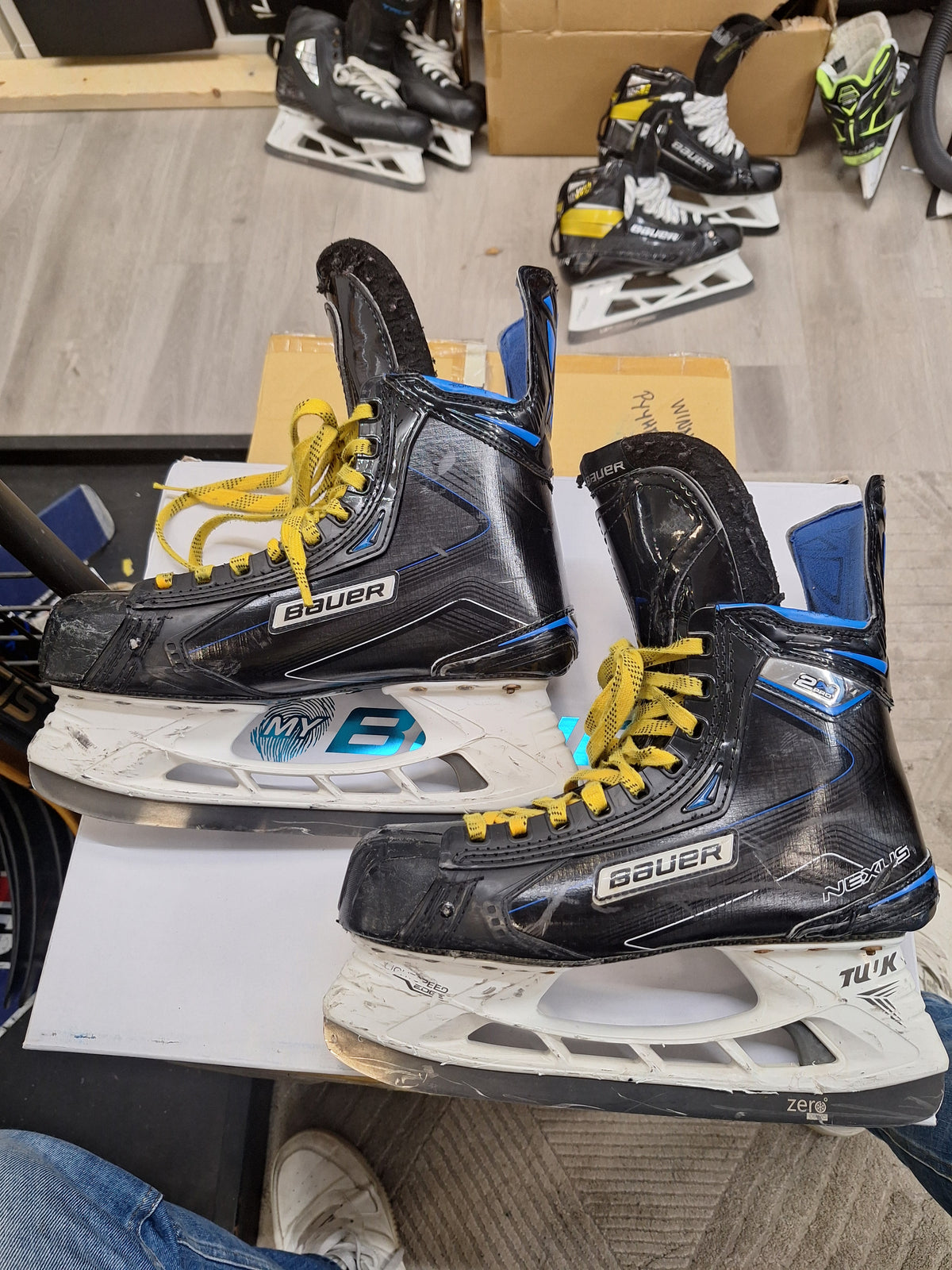 Bauer 2N Pro koko 7 1/2 =42.5 käytetyt ( uudenveroiset terät )