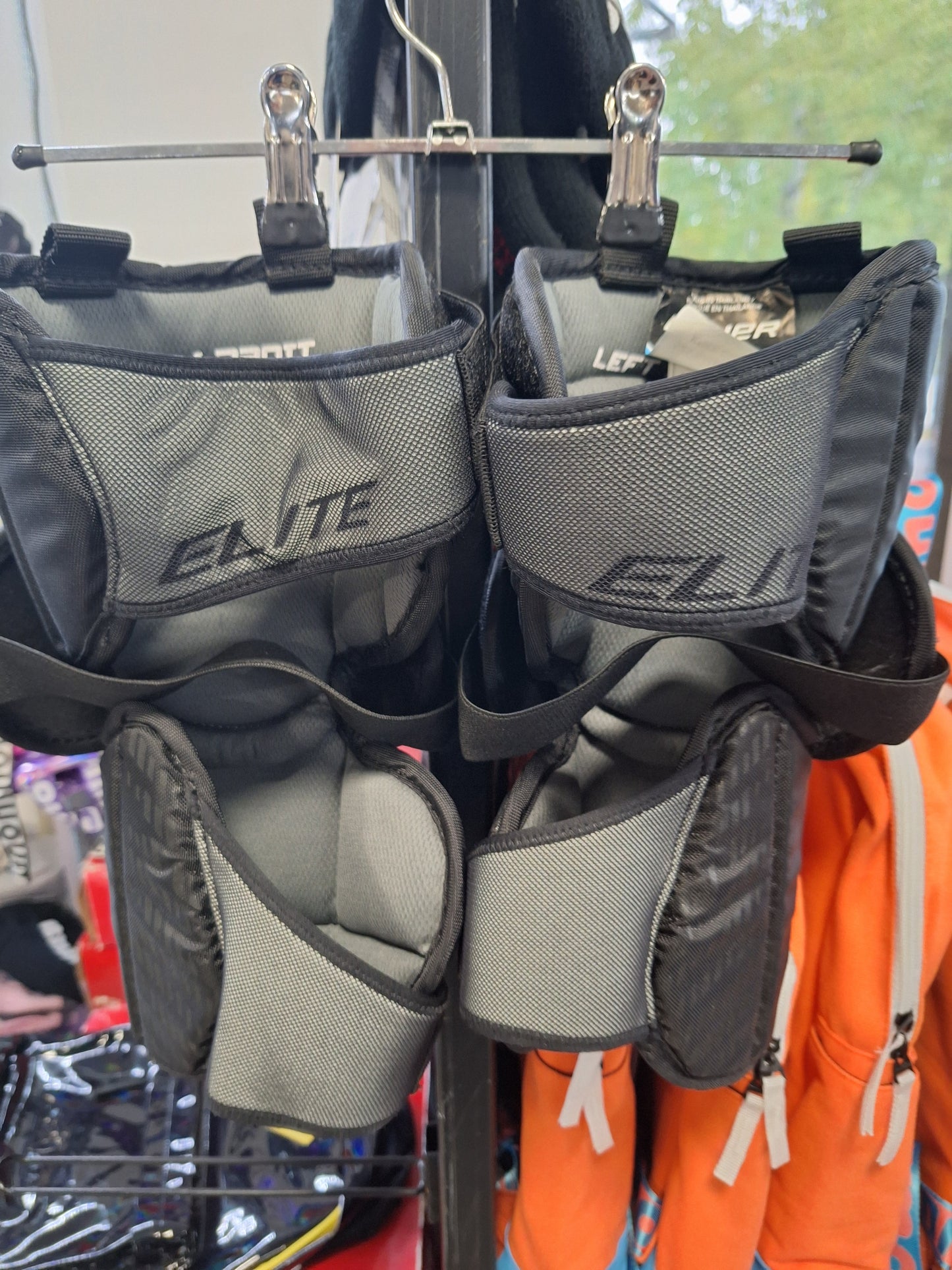 Bauer elite lisäpolvisuoja (3 kertaa käytetty)