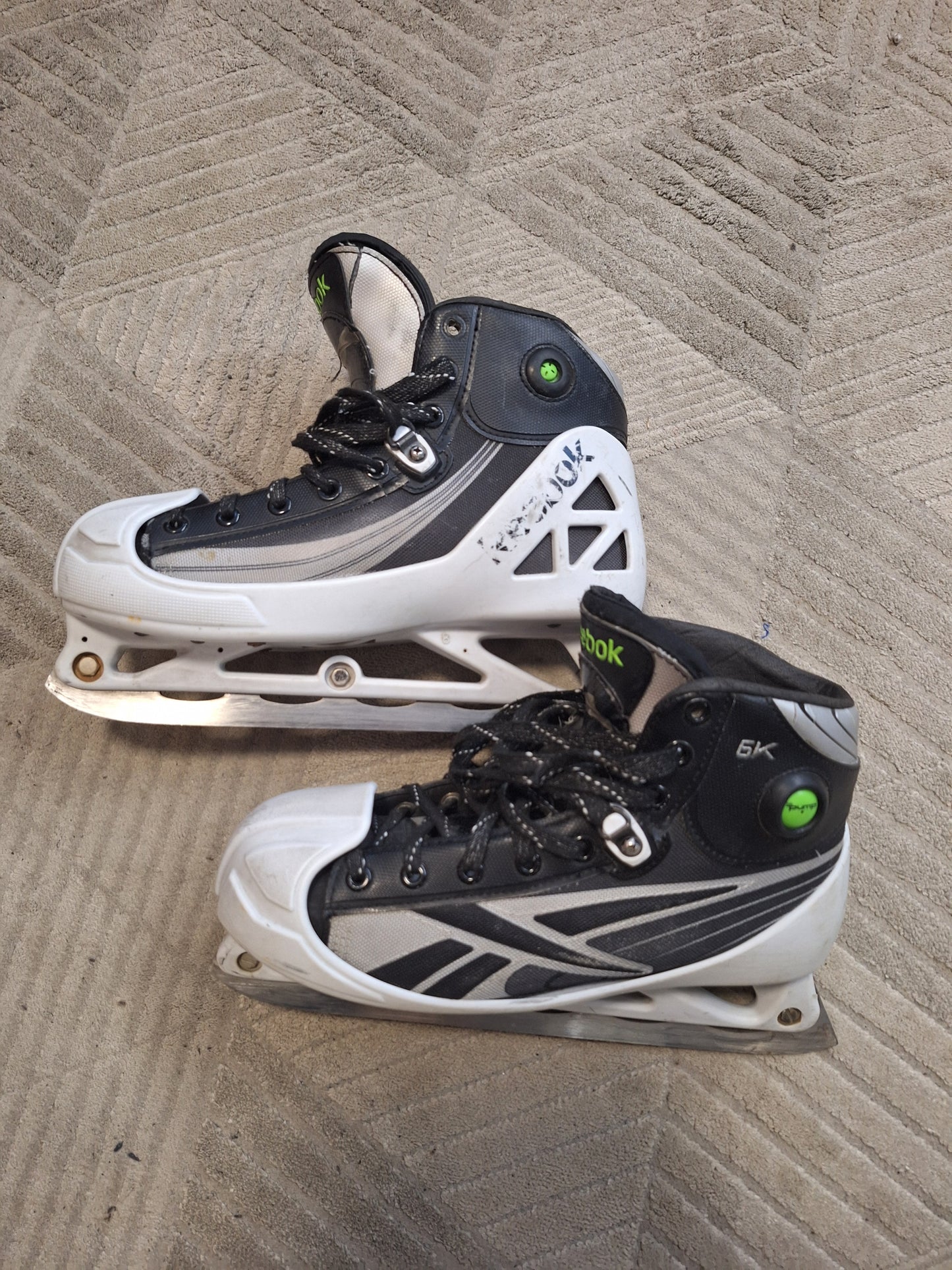 Reebok 6K koko 8 eli 42.5 lesti E