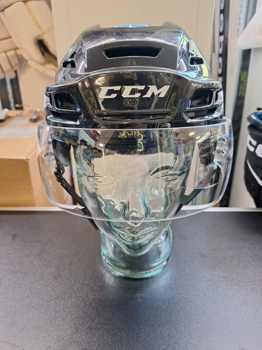 CCM Tacks 310 koko M ( visiiri kohtalainen tarrat saa pois )