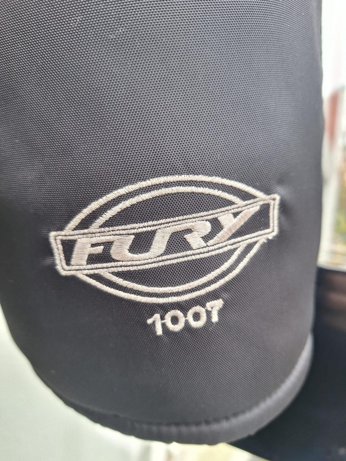 Fury 1007 pelihousu koko 52 L / XL käytetty kunto ok