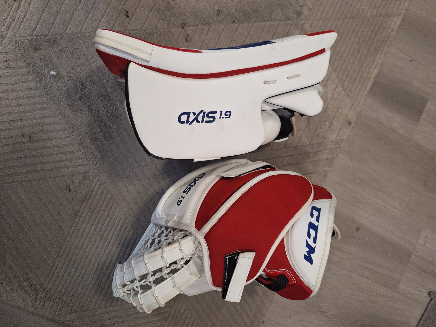 CCM full right räpsä+kilpi AXIS 1.9 SR ( käytetty 3 kertaa )