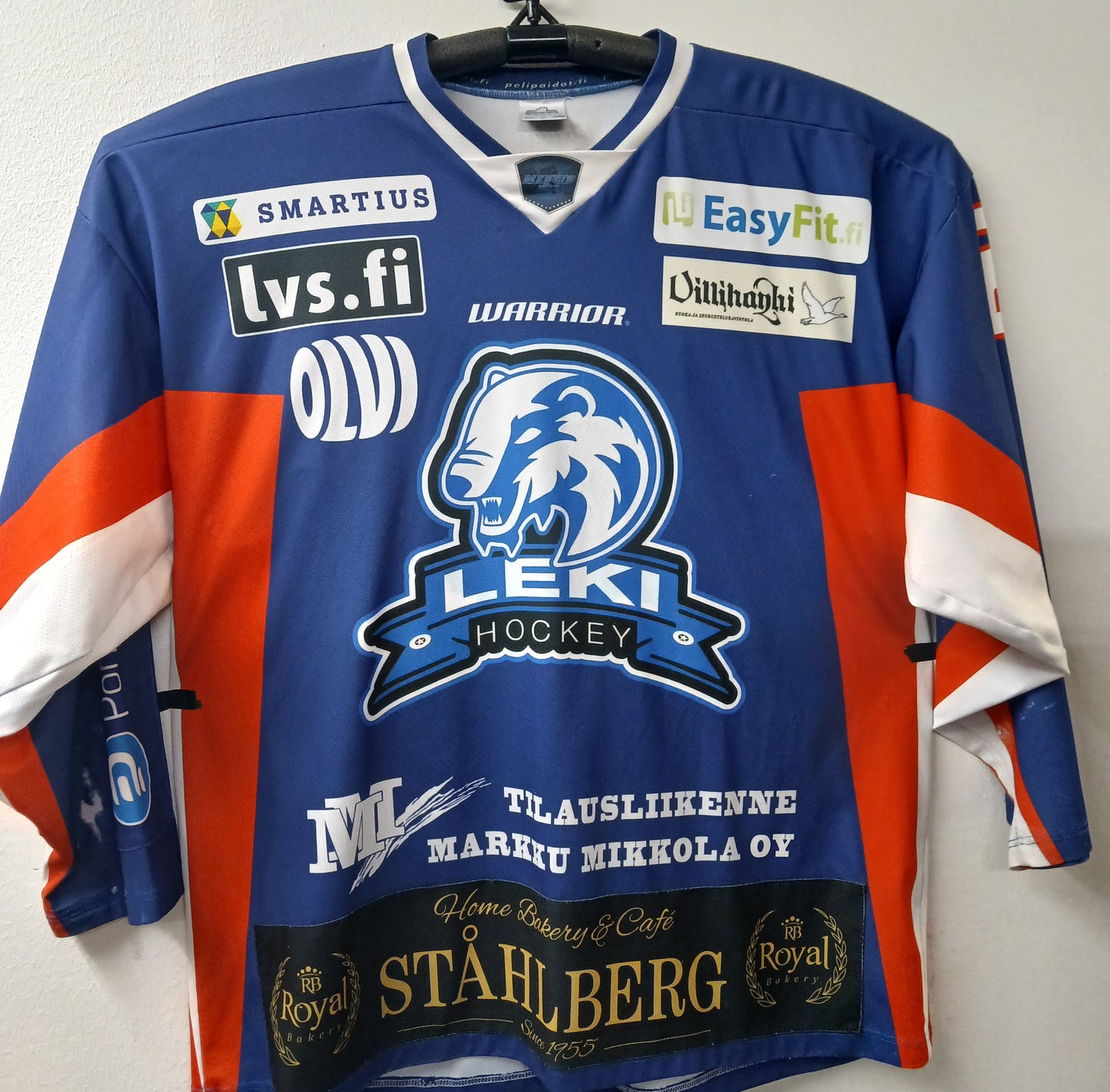 LeKi mestiskauden paita. " Väkiparta"