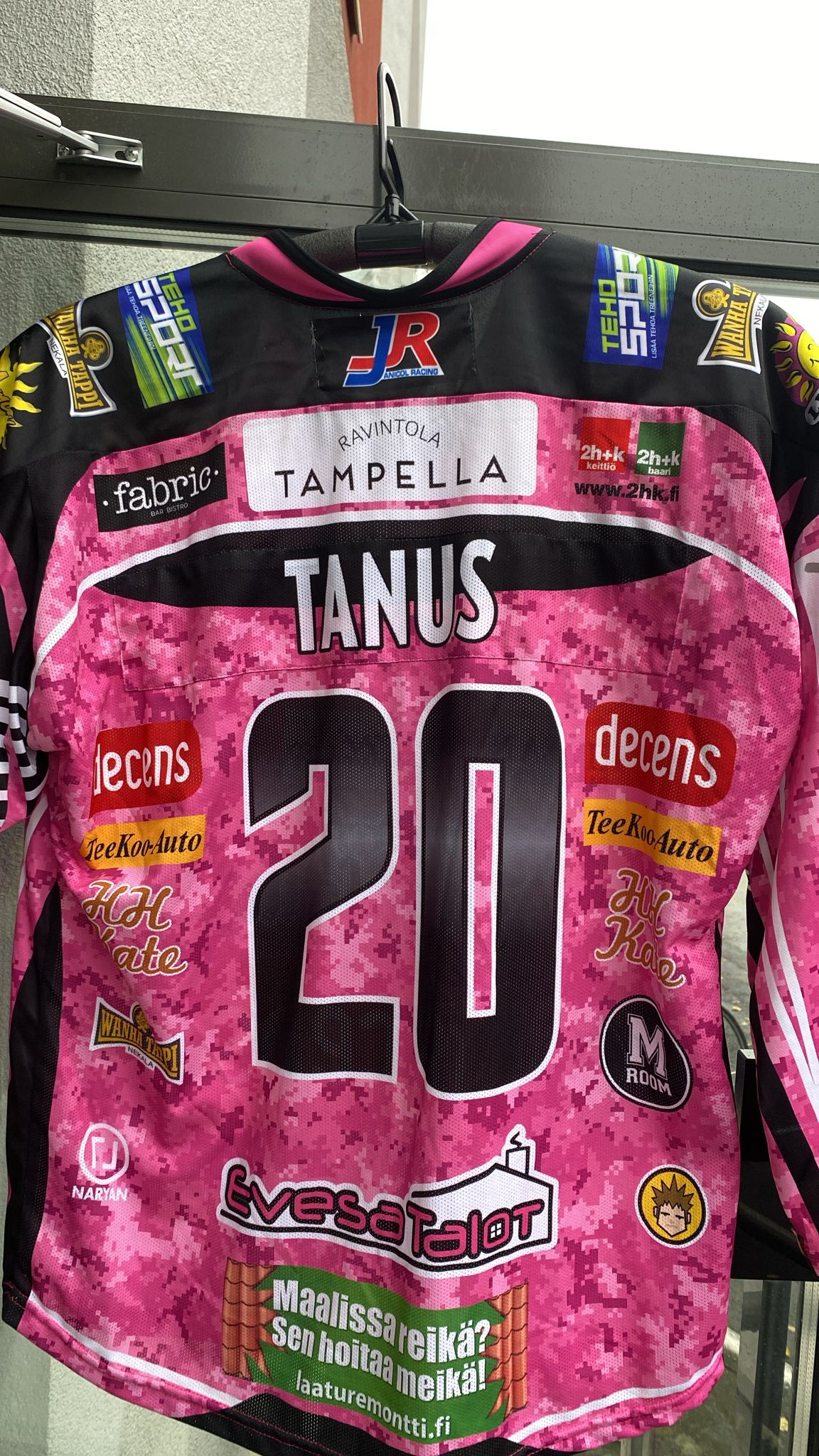Jonatan Tanuksen Pahalampi paita rullakiekon Liigapaita koko L