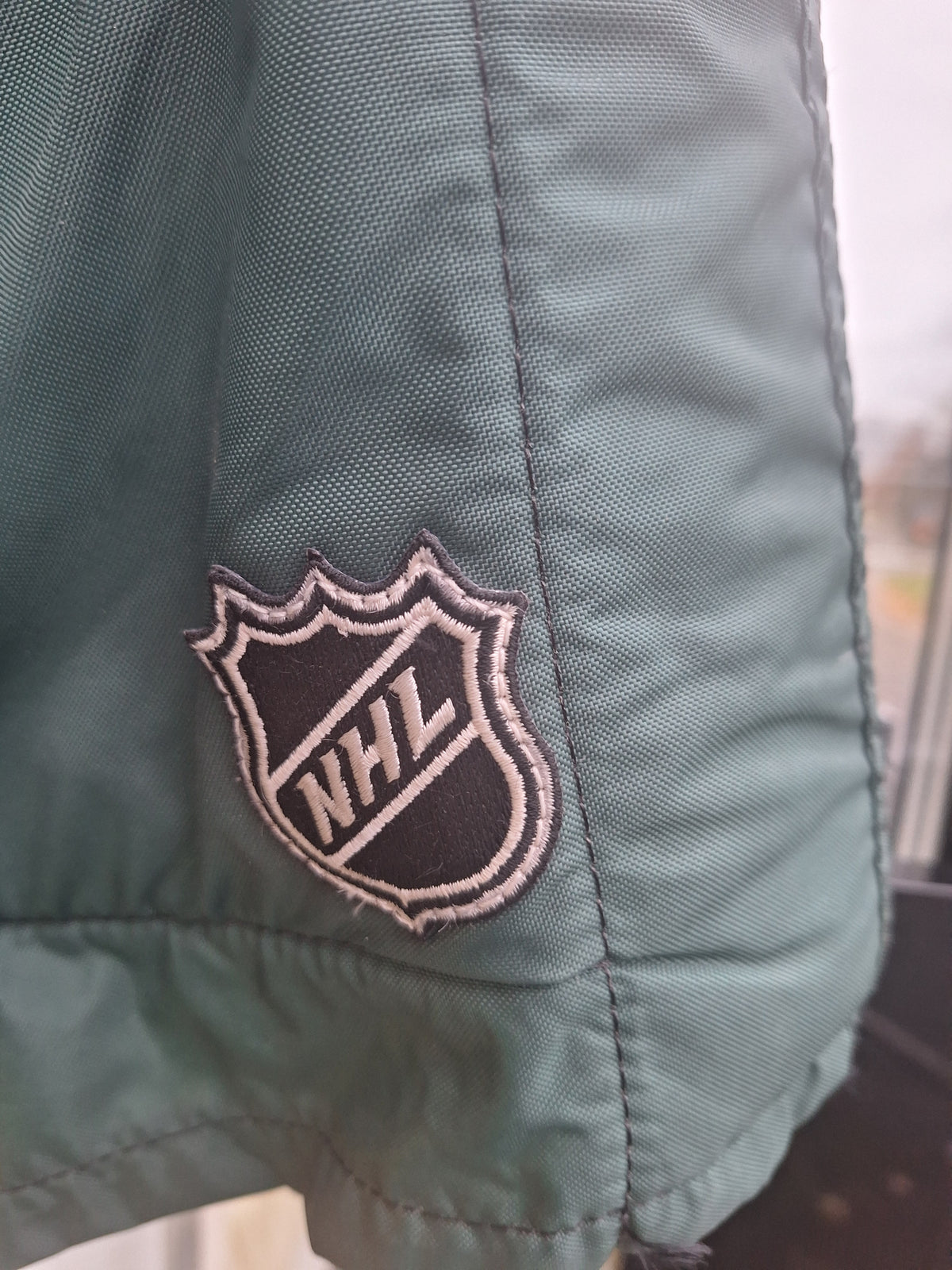 Easton pro NHL pelihousu Sr L ( Mikko Koivun vanhat ) väri vihreä.