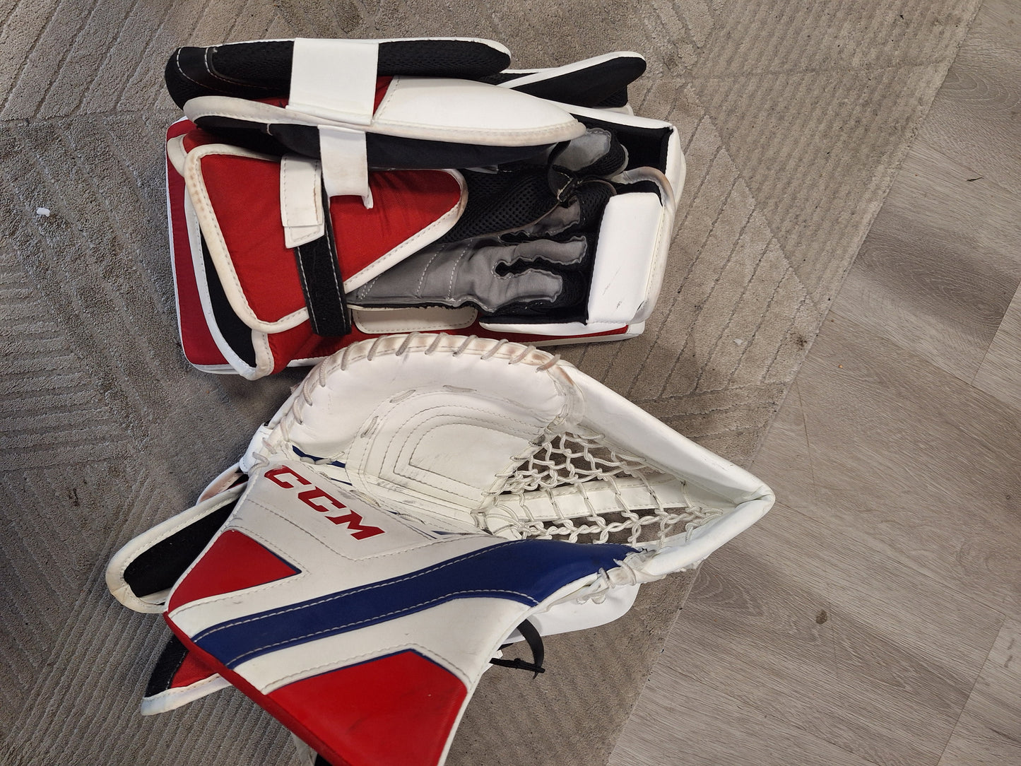 CCM full right räpsä+kilpi AXIS 1.9 SR ( käytetty 3 kertaa )