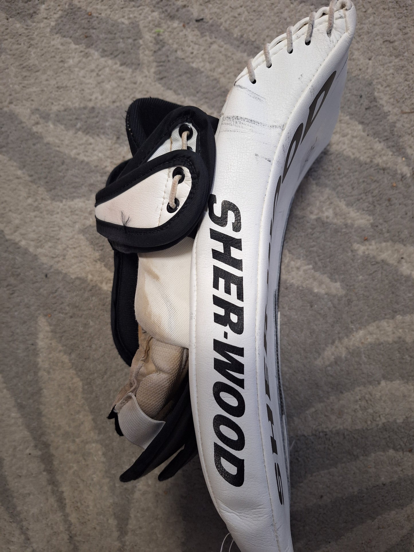 Sher-wood T95 SR ( erittäin kevyt )