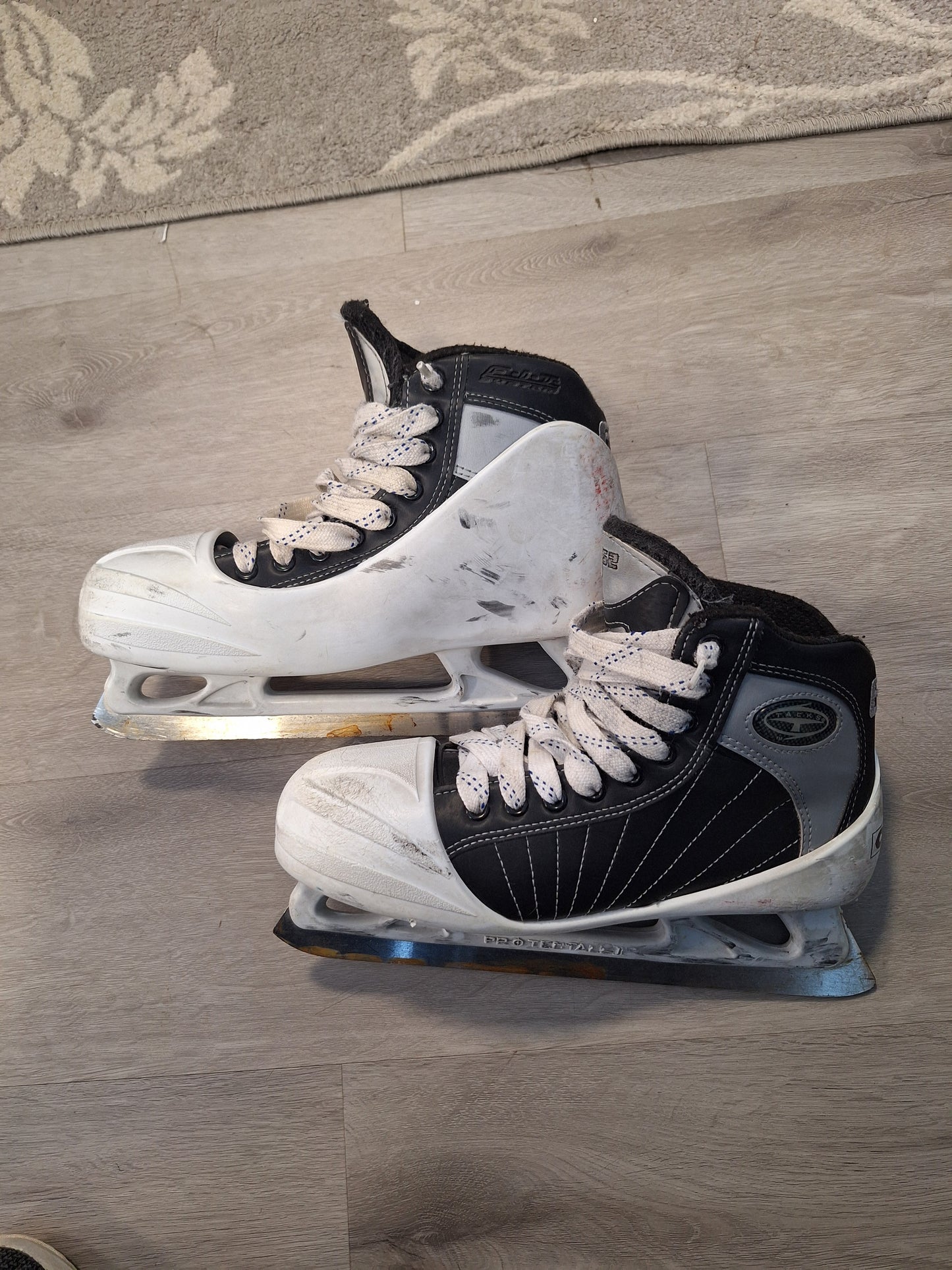 CCM 652 super tacks koko 43 lesti E