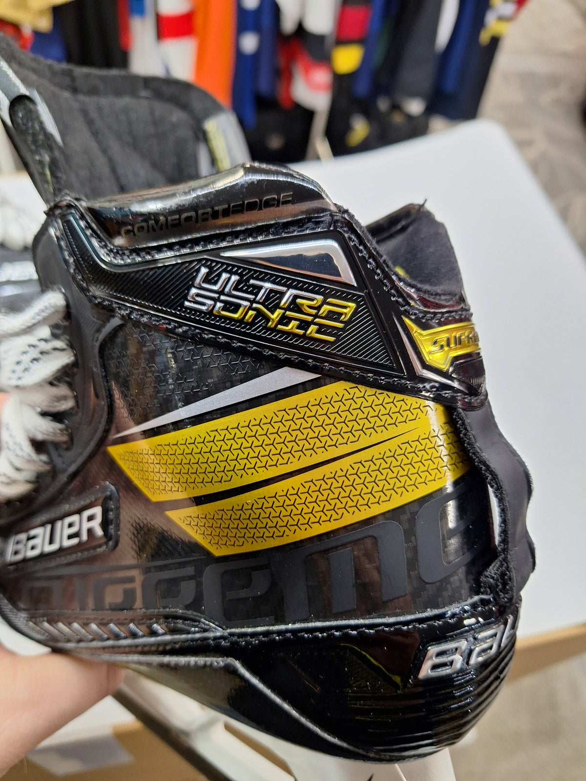 Bauer maalivahdinluistin ultra sonic lesti D koko 8=43 UUSI