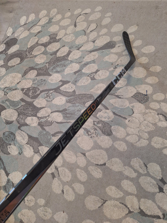 CCM Jetspeed FT 7 Pro 28 lapa korotettu ja 80 flex. Käytetty/uudenveroinen