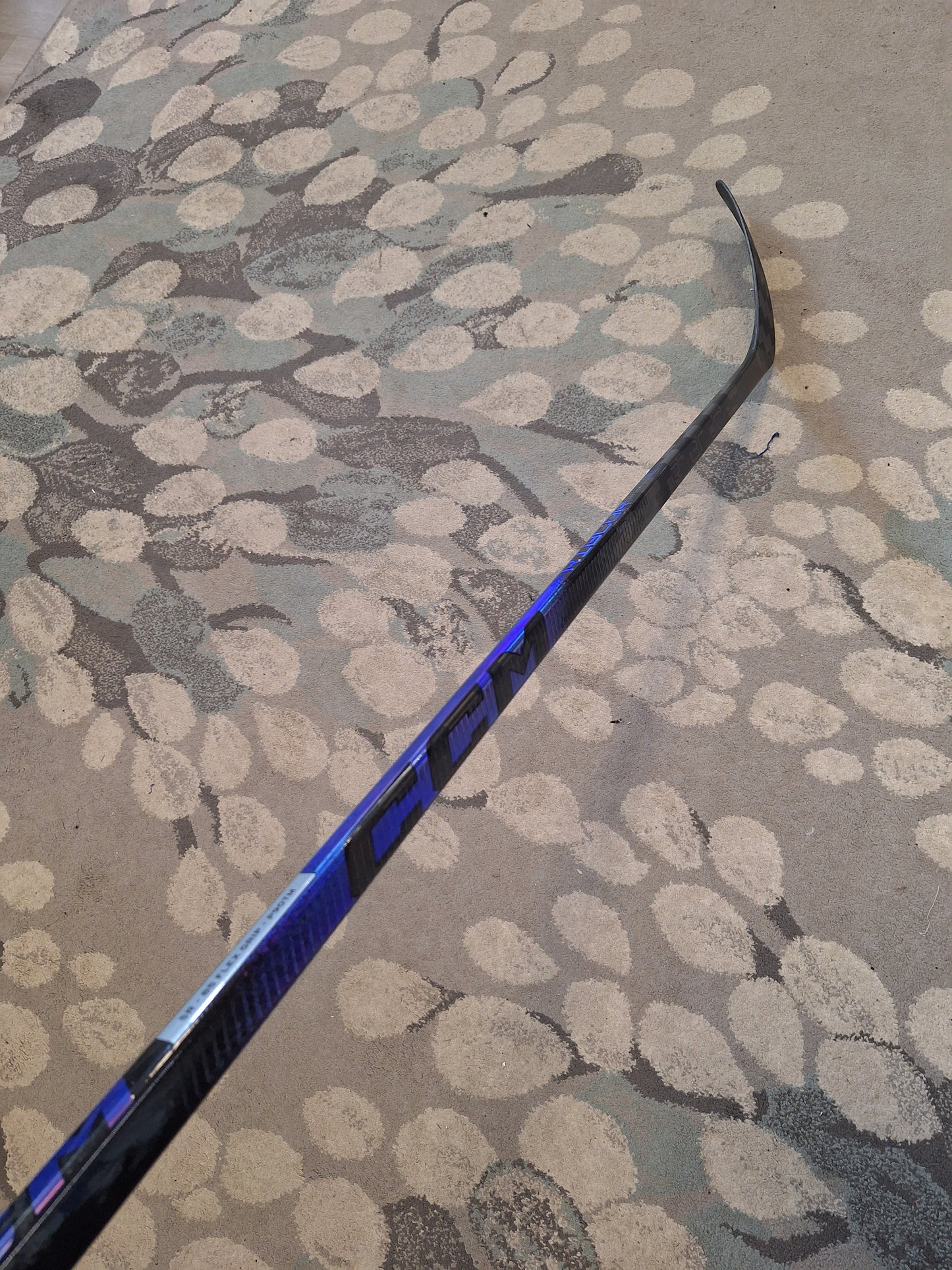 CCM Ribcor trigger 10 Pro right P90 85flex ( varastossa 2kpl )