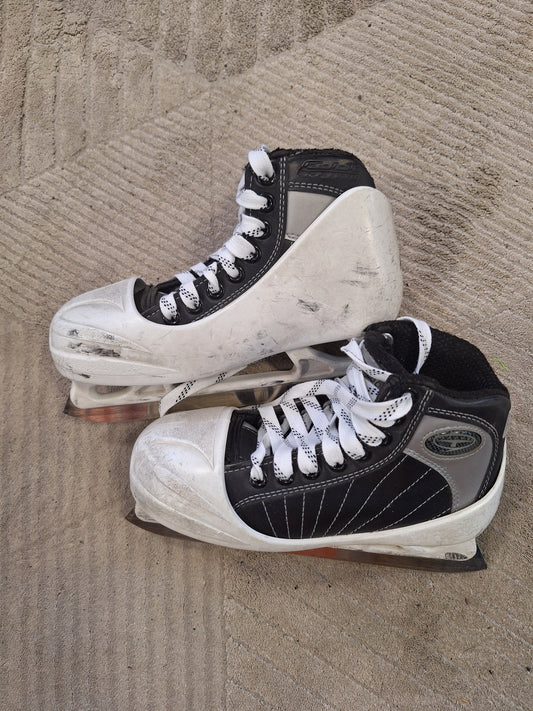 CCM 652 koko 33